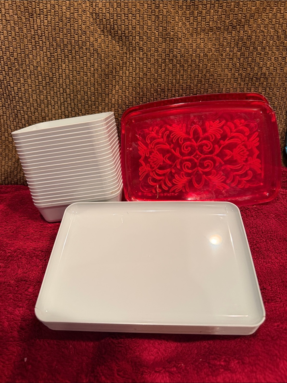 Set of White/red Plastic Food Storage Trays (30)